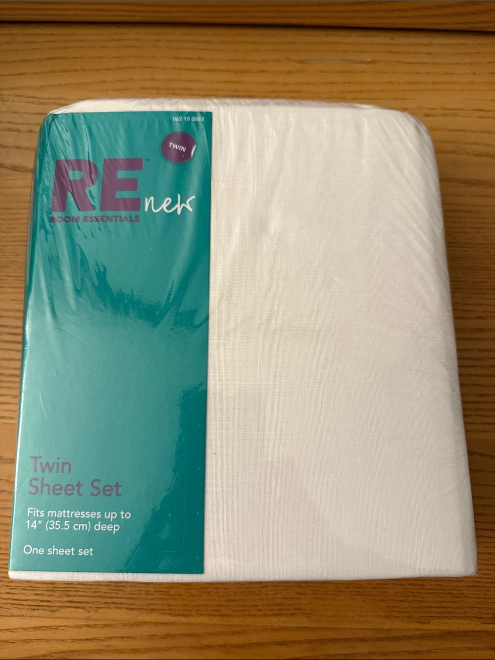 NWT REnew room essentials twin sheet set. White